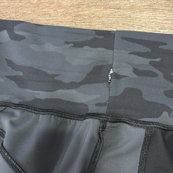 Athleta Salutation Camo Jogger.size M. - Picture 8 of 8